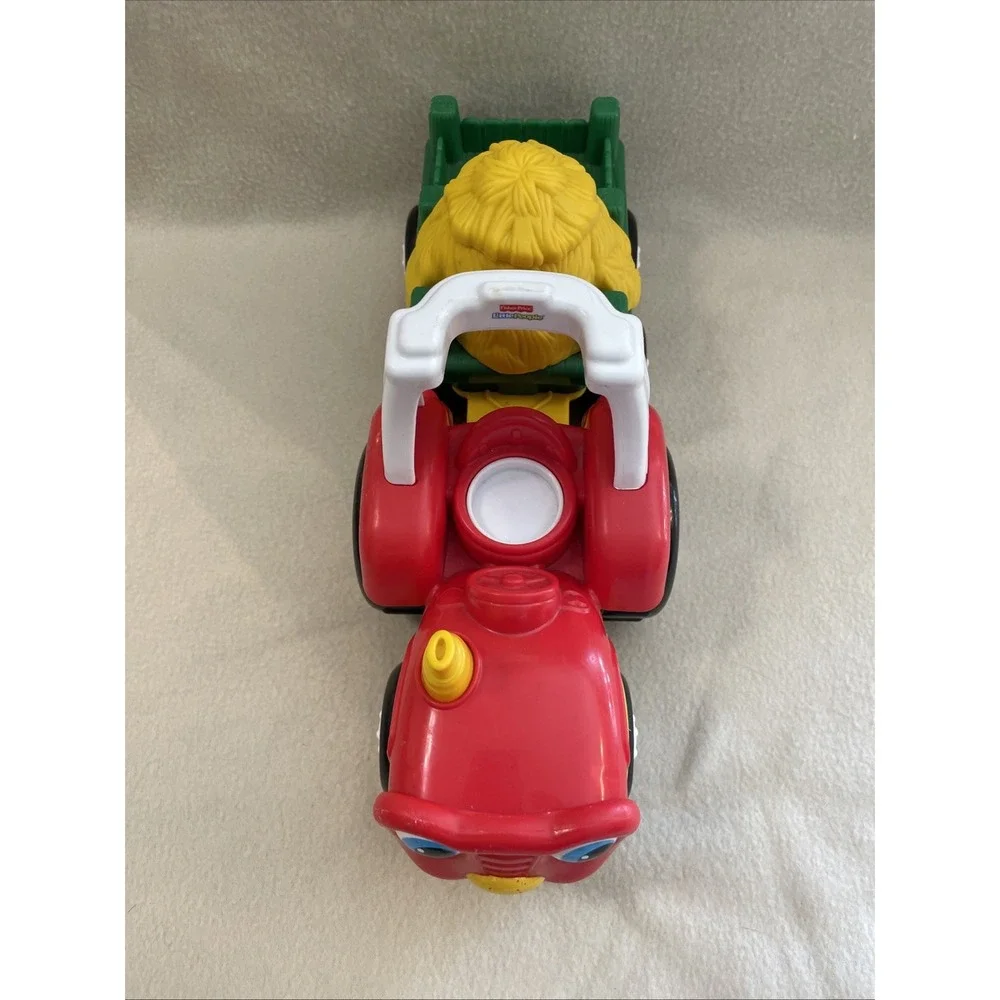 Fisher Price Little People Tow n Pull Farm Tractor Sounds Pop Up Pig 2007 Works